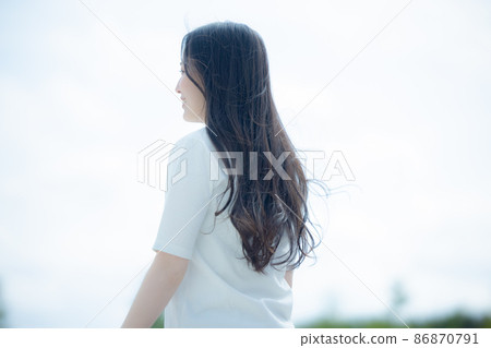 Hair care image outdoors 86870791