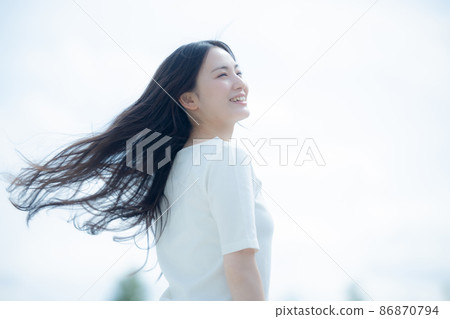 Hair care image outdoors 86870794