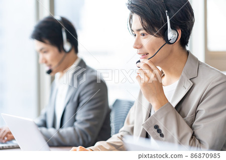 Operator shooting cooperation "+ SHIFT NO GIZAKA" Operator shooting cooperation "+ SHIFT NO GIZAKA" 86870985