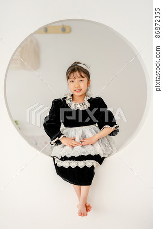 girl child lifestyle 86872355