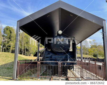 帶機車的三田市公園-Hajikami Ike Park-從SL D51前面 86872642