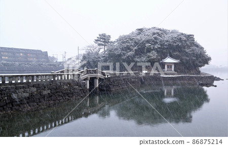 Snow Waka no Ura Imoseyama and Sanbashi Snow Waka no Ura Imoseyama and Sanbashi 86875214