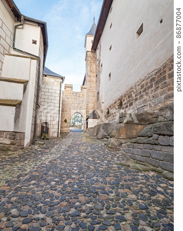 Main patio of Kost gothic castle. The historical important castle Main patio of Kost gothic castle. The historical important castle 86877004