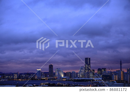 從Shinkoyasu（多雲的天空）看到的橫濱港未來21 86881172