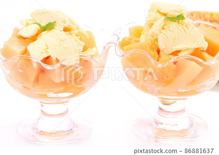 Melon dessert cut glass red meat Lennon variety bright background 86881637