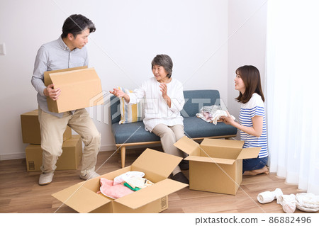 Moving a 3rd generation family 86882496