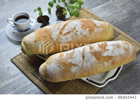 自製的法式風格麵包 86883441