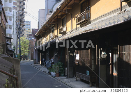 Osaka Nishikawa Family Nagaya 86884523