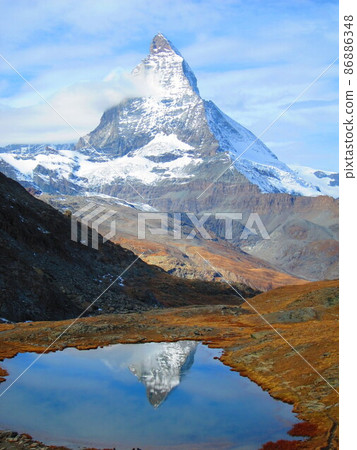 Superb views of the Swiss Alps Superb views of the Swiss Alps 86886348