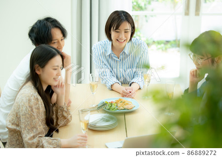 Party online drinking party 86889272