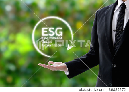 持有 ESG 的商人 86889572