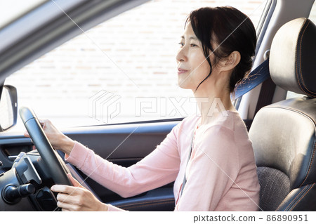 資深女性安全駕駛 資深女性安全駕駛 86890951