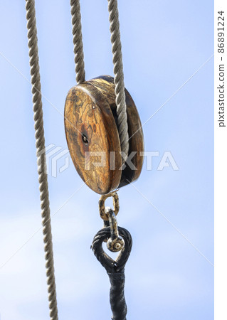 Practicing sailboat Nippon Maru pulley Practicing sailboat Nippon Maru pulley 86891224