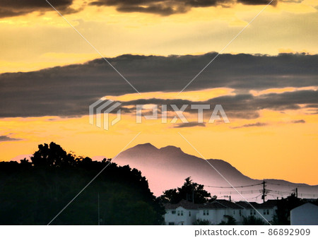 The hospital where you can see Mt. Fuji is the best, cleanse your mind and give you courage and hope. The hospital where you can see Mt. Fuji is the best, cleanse your mind and give you courage and hope. 86892909