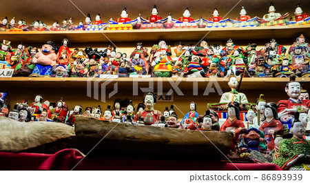 這是城下町女兒節的風景。展示了許多 Hina 娃娃。請看看城下町。 這是城下町女兒節的風景。展示了許多 Hina 娃娃。請看看城下町。 86893939
