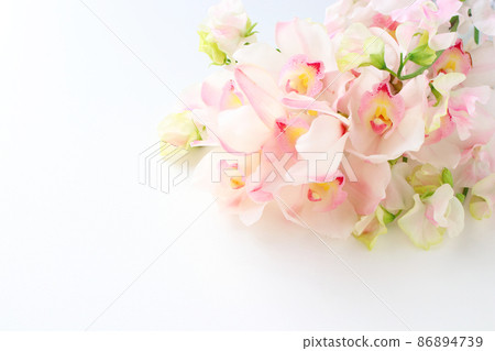 Cymbidium bouquet 86894739