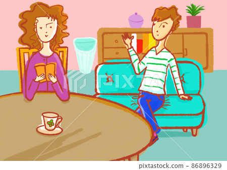 兩對夫婦在室內客廳交談 86896329