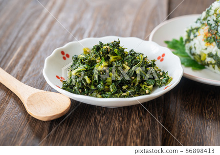 Stir-fried celery leaves with sesame oil 86898413