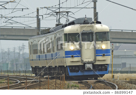 北陸本線加賀-笠間-三河 JR 西 413 系列 B04 組織(金澤) 北陸本線加賀-笠間-三河 JR 西 413 系列 B04 組織(金澤) 86899147