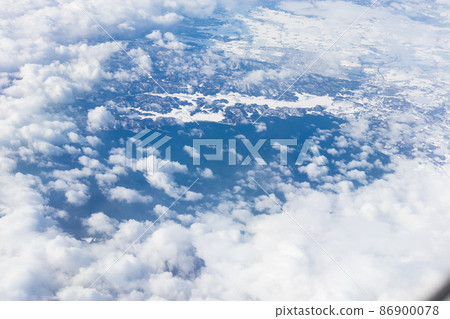 Over Lake Inawashiro in winter 86900078