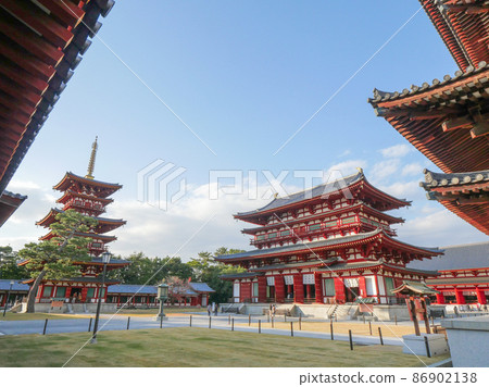 Yakushiji 1 West Pagoda and Kondo 86902138