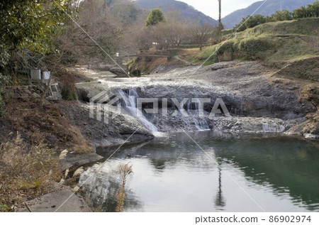 Median Tectonic Line fault exposed on the surface of the earth 86902974