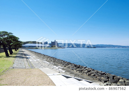 晴天時宍道湖東岸公園的明亮清新的景色......島根縣松江市(晴天) 晴天時宍道湖東岸公園的明亮清新的景色......島根縣松江市(晴天) 86907562