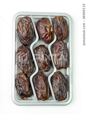 Big Dates Isolated. Date Palm Fruits 86909110