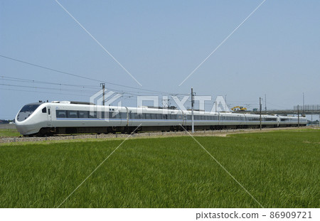 Hokuriku Main Line Kaga-Kasama-Mikawa JR West 681 series T03 + T13 formation (Kanazawa) Thunderbird 86909721
