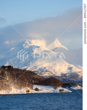 Lyngen-Alps, Troms og Finnmark, Norway 86912307