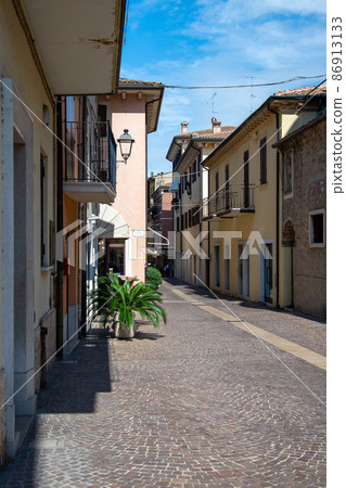 Peschiera del Garda, Venetia, Italy 86913133