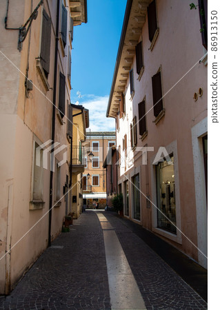 Peschiera del Garda, Venetia, Italy Peschiera del Garda, Venetia, Italy 86913150