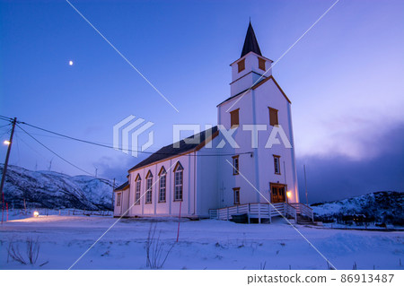 Church of Hillesoy, Brensholmen, Norway 86913487
