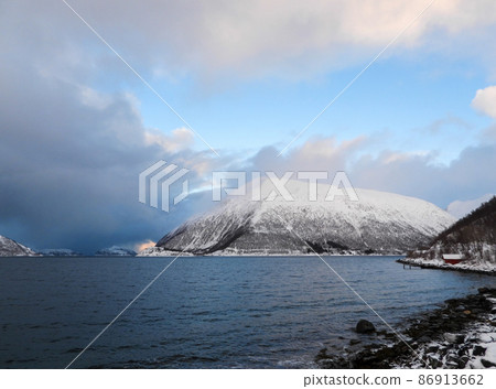 Landscape in Winter, Kvaloya, Norway 86913662