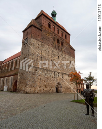 Cathedral in Havelberg, Saxony-Anhalt, Germany Cathedral in Havelberg, Saxony-Anhalt, Germany 86913728