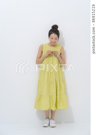 一件女性全身 86915219