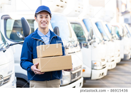Male staff working by courier Male staff working by courier 86915436