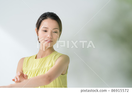 無袖女美人 86915572