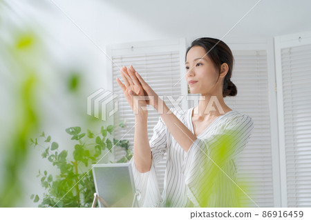 家庭主婦女性美女 20 多歲 86916459