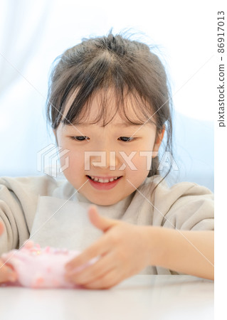 玩兒童女孩生活方式 玩兒童女孩生活方式 86917013