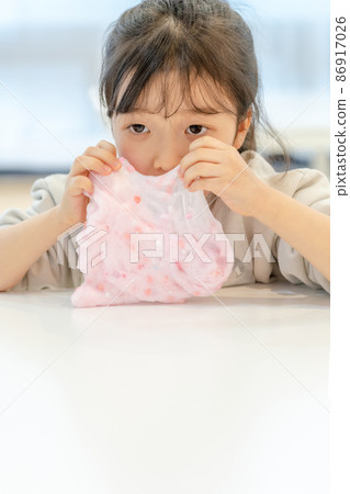 玩兒童女孩生活方式 86917026