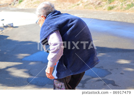Aging society walk Aging society walk 86917479