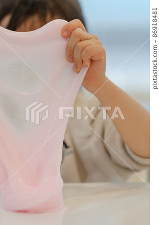 child girl science experiment lifestyle child girl science experiment lifestyle 86918481