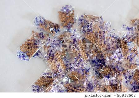 Silica gel bag on white backgrounds 86918608