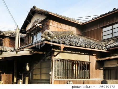 Unoccupied house 86919178