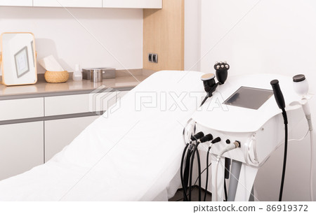 Interior of aesthetic cosmetolody clinic 86919372