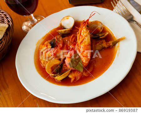 Monkfish tail a la marinera 86919387