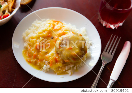 Meatball tefteli with rice and sauce 86919401