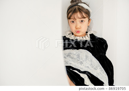 children pose lifestyle children pose lifestyle 86919705