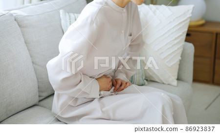 Abdominal pain, menstrual pain, health, health care, middle female Abdominal pain, menstrual pain, health, health care, middle female 86923837